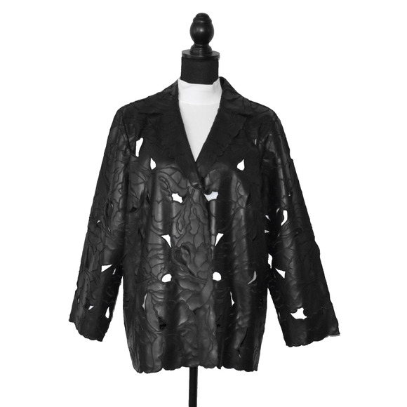 C0 NWT CHICOS Travelers Black Faux Leather Cutwork Blazer Jacket Size 4 $189 - Picture 1 of 6